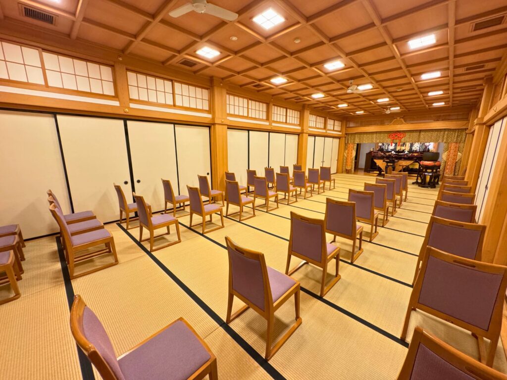 梅蔭禅寺の和室（椅子席）